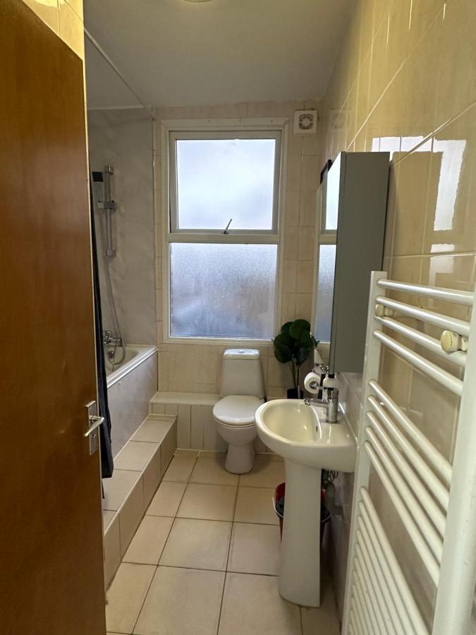 Beautiful Studio Apartment No4 Forest Road Londen Buitenkant foto