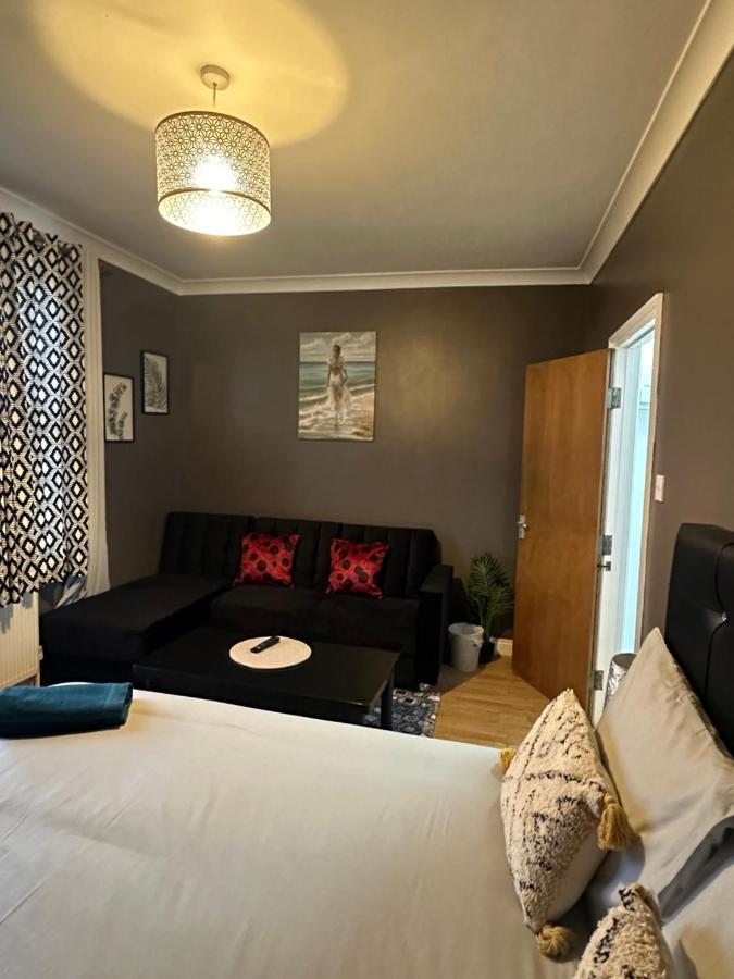 Beautiful Studio Apartment No4 Forest Road Londen Buitenkant foto